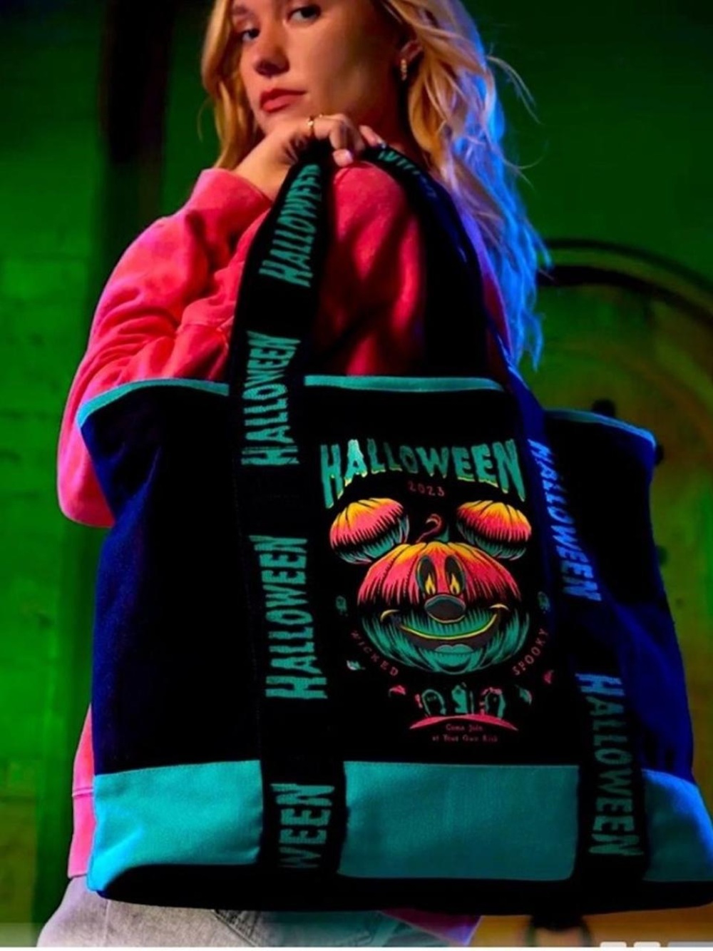 DISNEY Halloween 2023 Glow-In-The-Dark Zip Tote Bag
